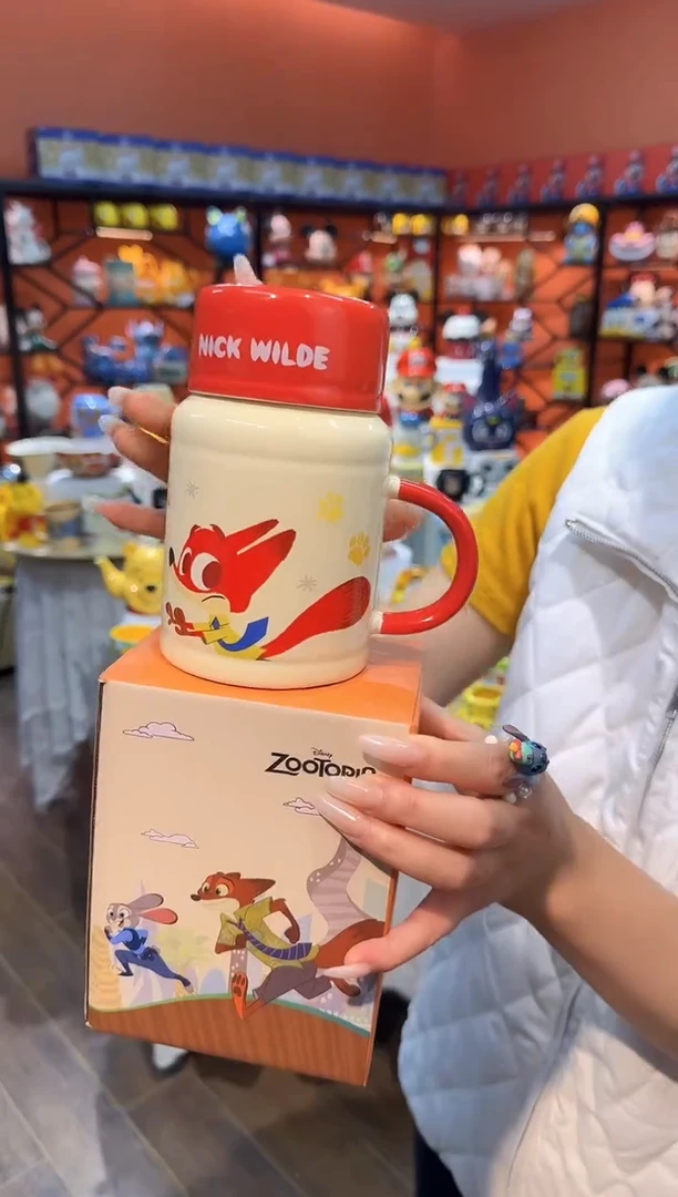 瓷片@@疯狂动物城狐尼克陶瓷带盖圆柱杯