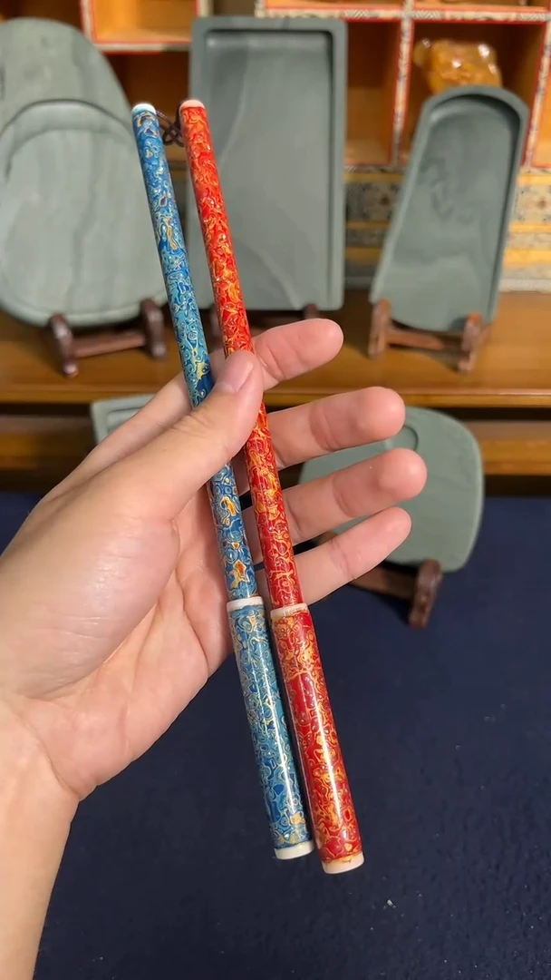 25号 红+蓝大漆毛笔两支出2.3口0.5微瑕