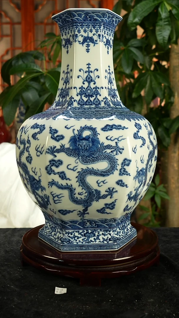 其他瓷青花龙纹六方瓶