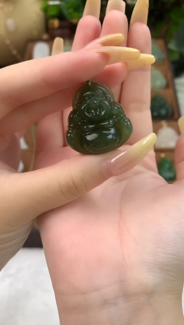 颈饰未镶嵌和田玉吊坠
