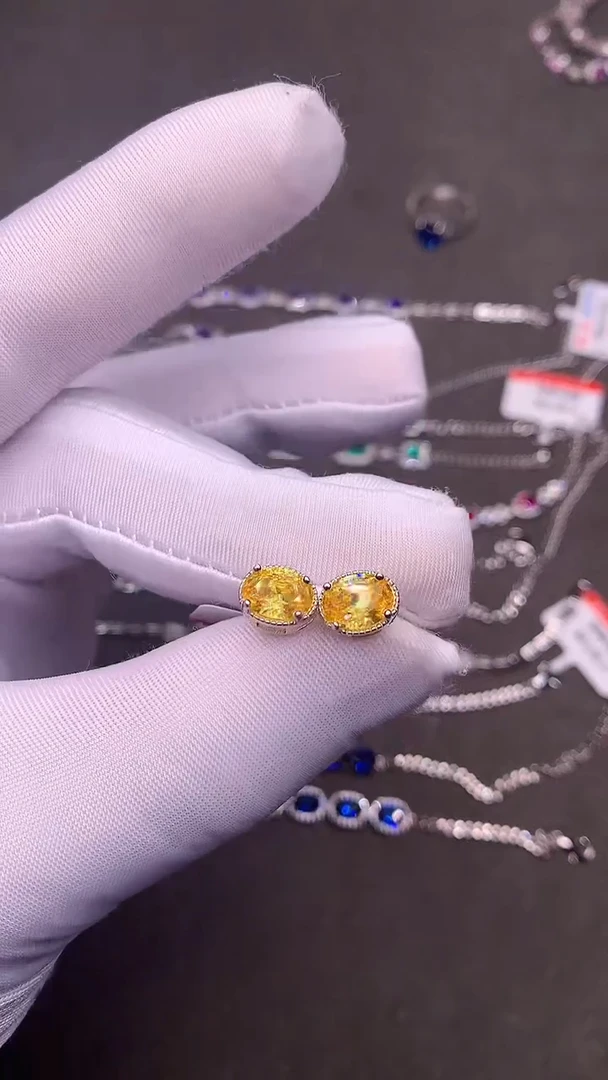 【闪购商品】彩色蓝宝石耳饰银S925镶嵌.......