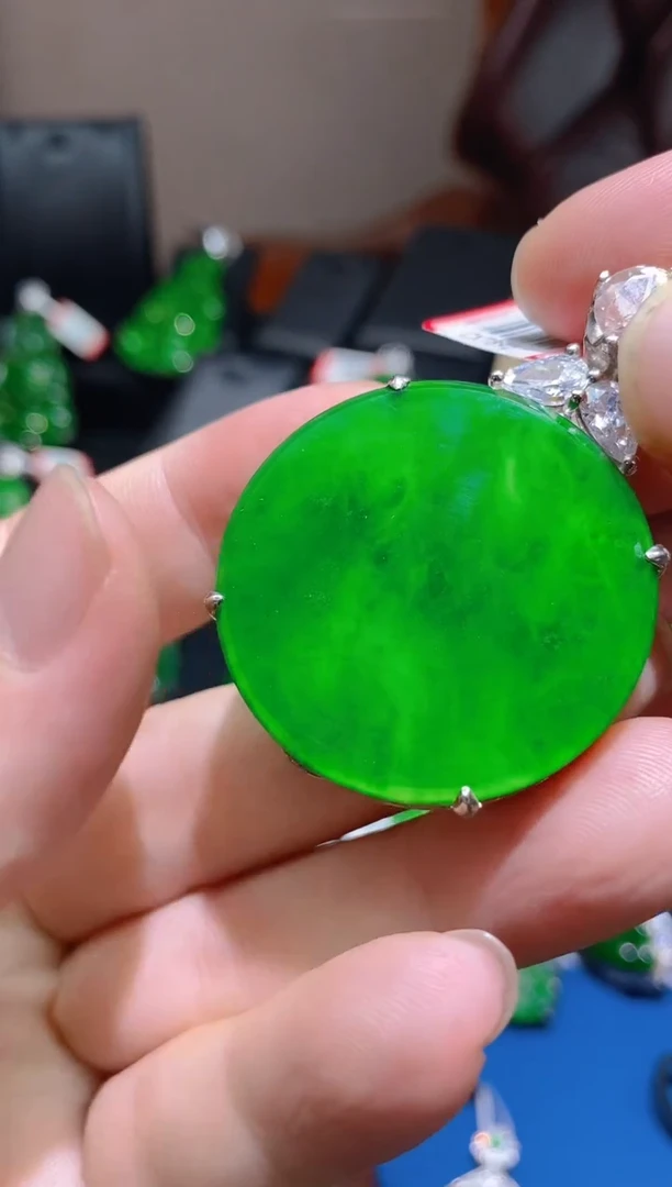 【闪购商品】翡翠颈饰未镶嵌天然A货翡翠M10