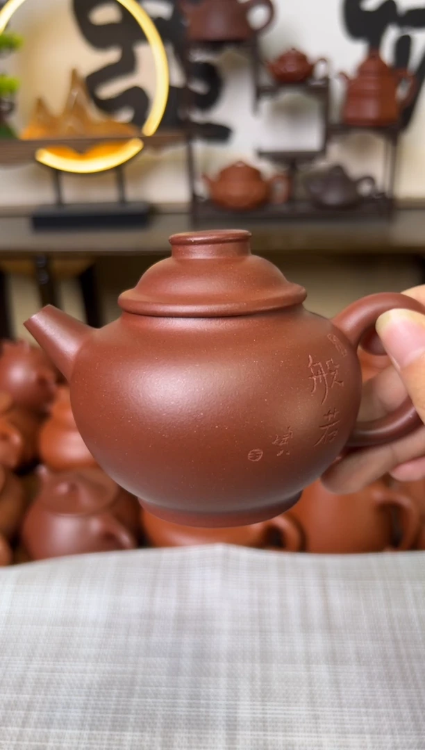 茶壶紫泥红皮龙巨轮壶刻绘220CC-甘来兵