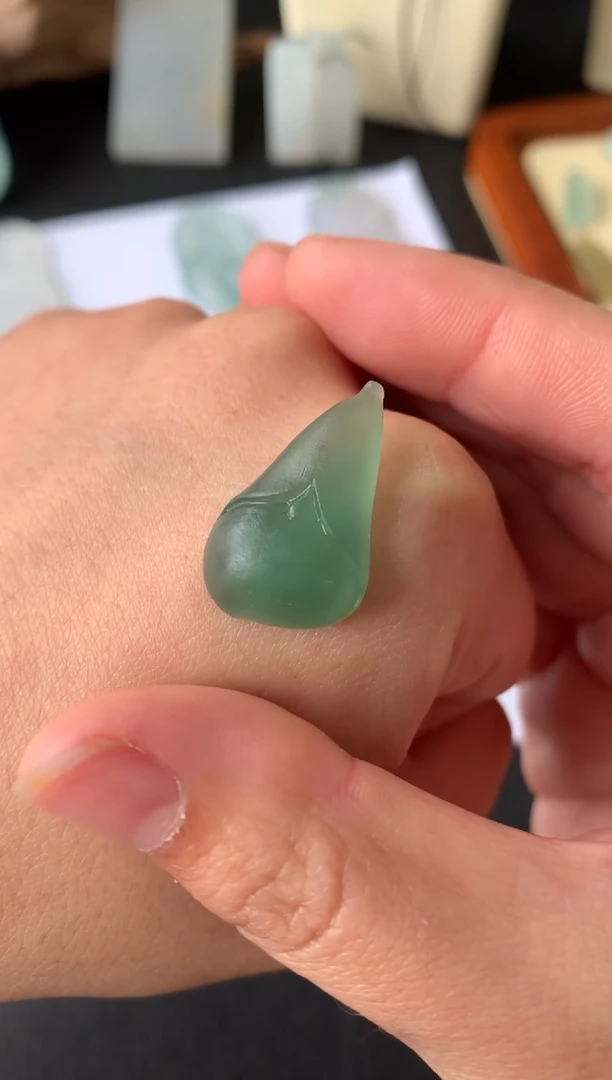 【闪购商品】定制翡翠未镶嵌翡翠