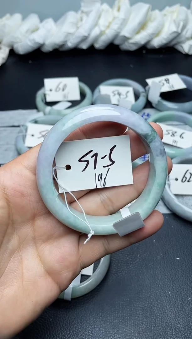 未镶嵌手镯翡翠196
