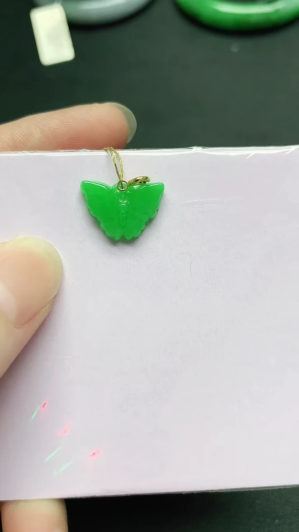 颈饰18K金镶嵌翡翠夏*夷赠礼盒证书