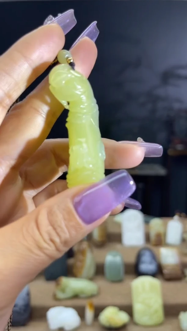 颈饰未镶嵌和田玉1