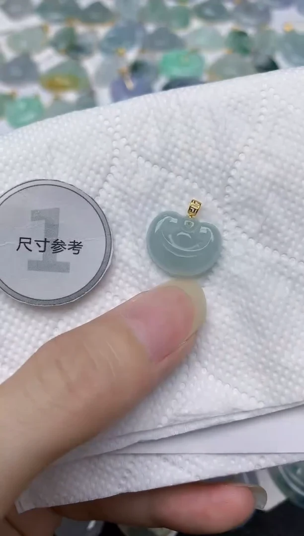 翡翠18K金镶嵌颈饰天然A货翡翠