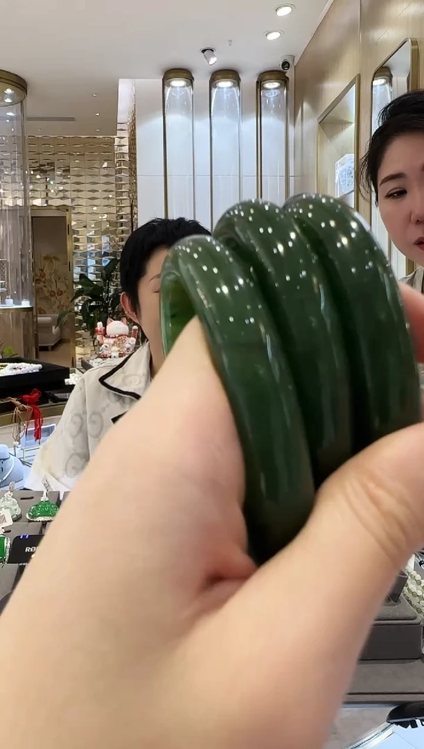 和田玉手镯未镶嵌37多样发一