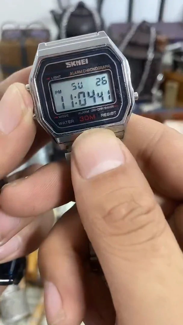 瓷片闪购商品  如图所示