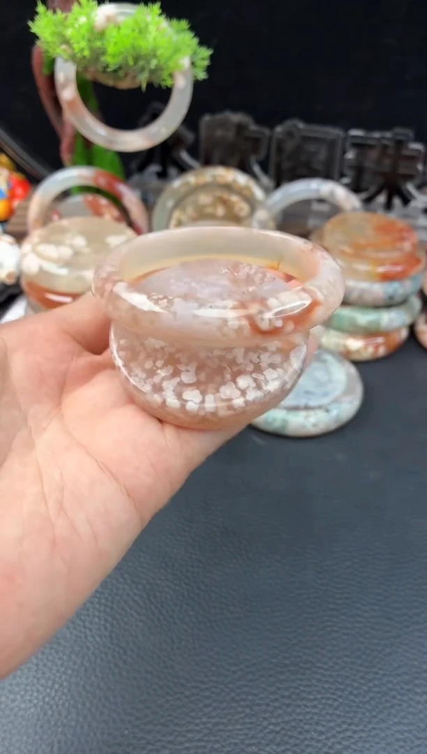 未镶嵌手镯（圆镯）石英质玉?***北56.7