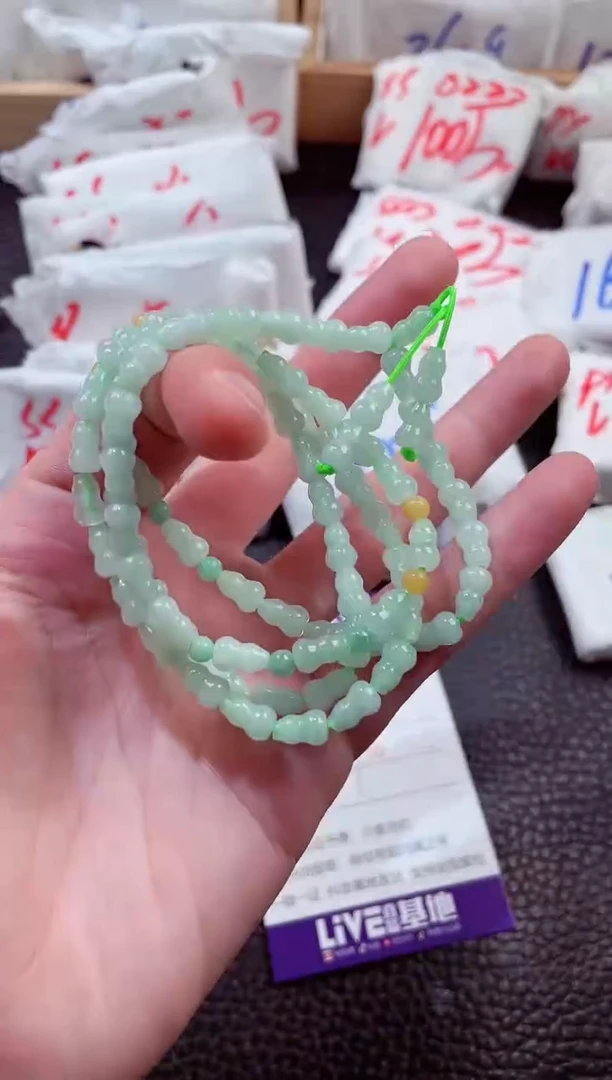 翡翠未镶嵌颈饰00005421