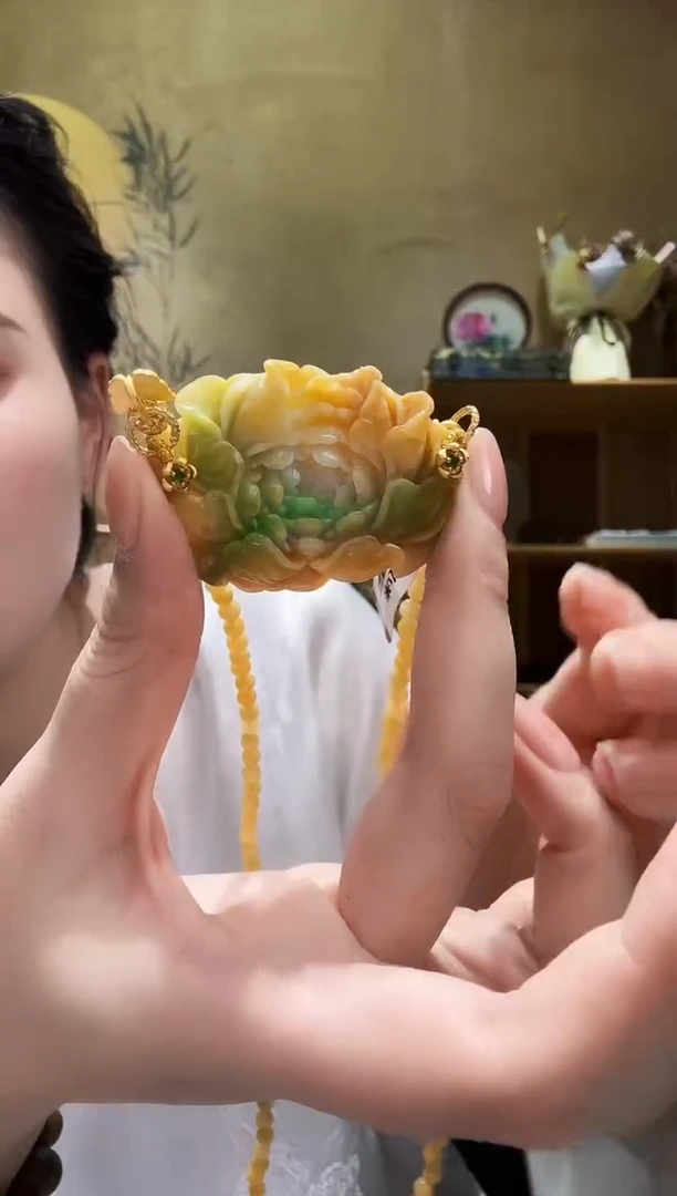 颈饰未镶嵌翡翠吊坠