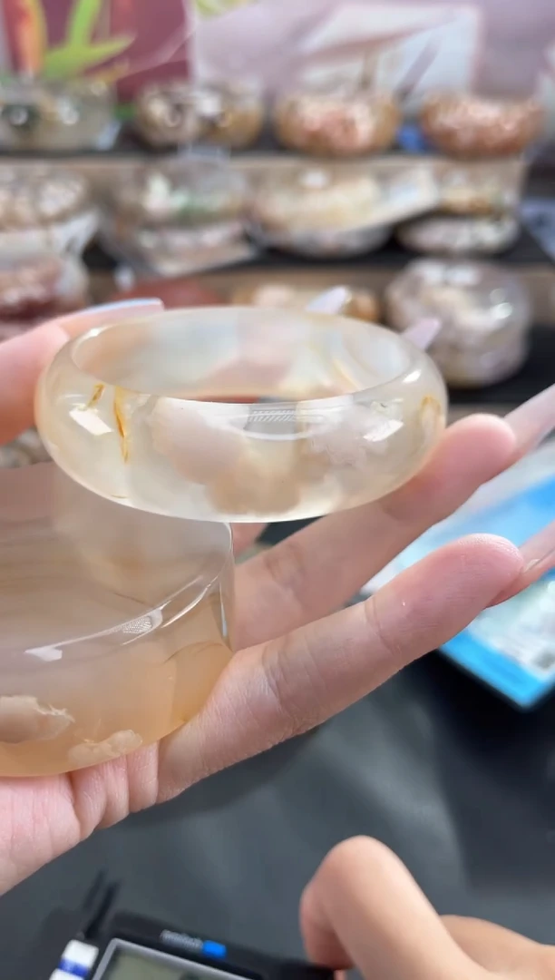 未镶嵌手镯石英质玉58