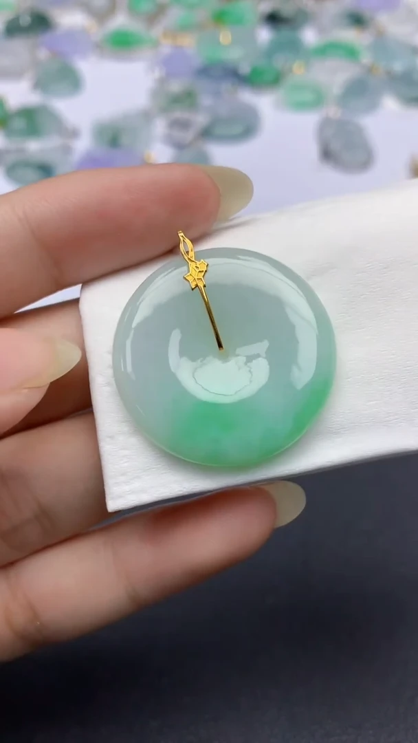 颈饰18K金镶嵌翡翠天然缅甸a货翡翠百元以上9元证书费自理