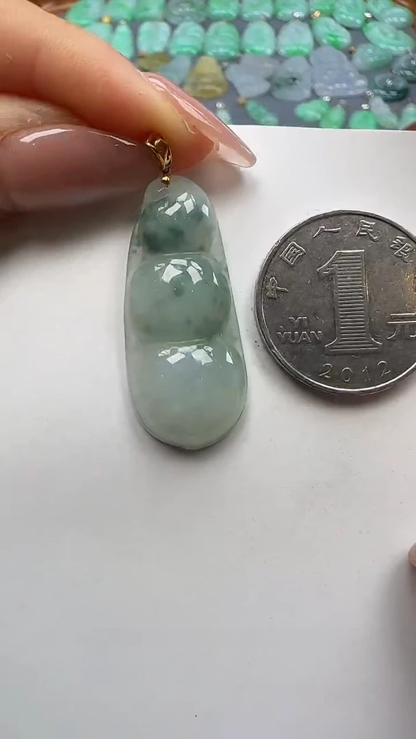 翡翠18K金镶嵌吊坠(不含链)豆子