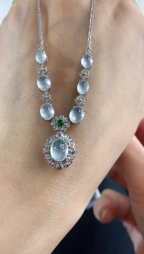 套链18K金镶嵌翡翠245|