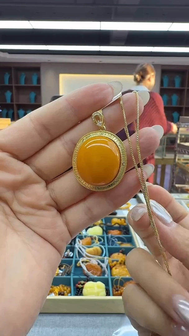 琥珀颈饰未镶嵌115秒拍号假一罚三