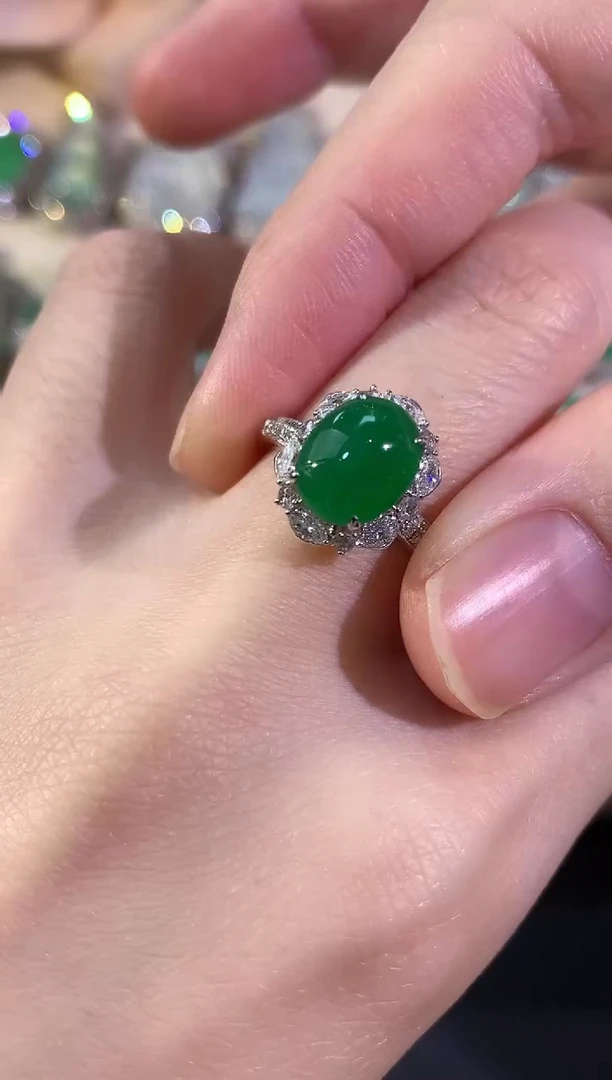 18K金镶嵌戒指翡翠冬日珠宝W15