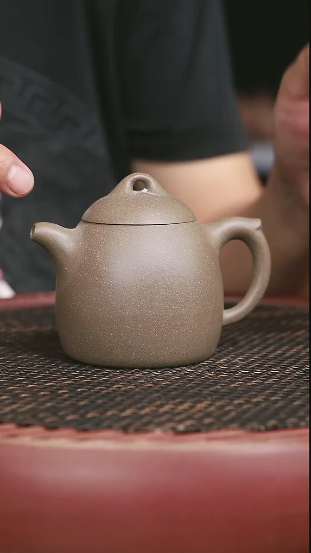 茶壶紫砂77号蟹壳青秦权230CC微瑕