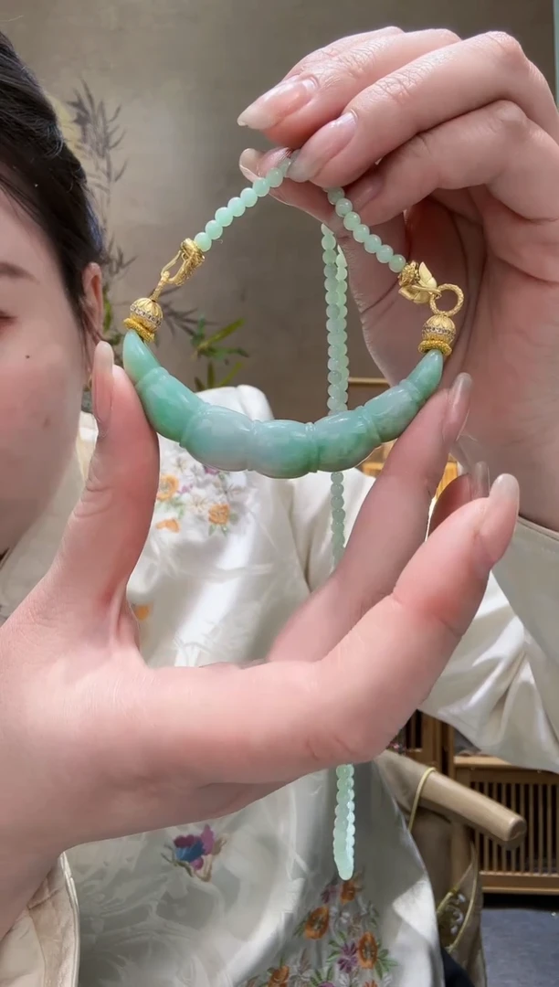 【闪购商品】翡翠颈饰未镶嵌吊坠