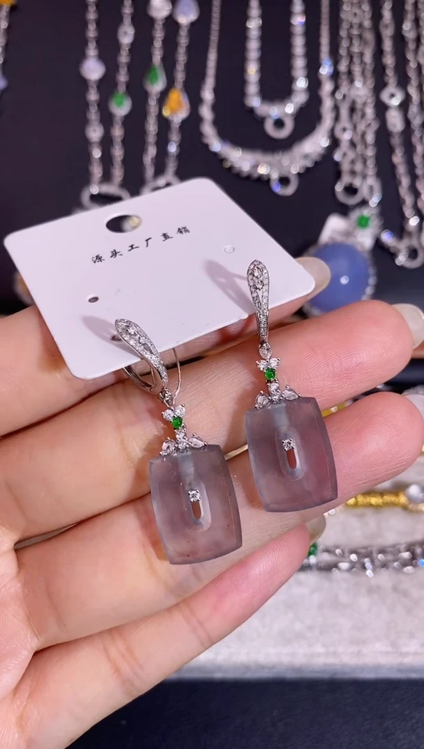 18K金镶嵌翡翠耳饰耳饰