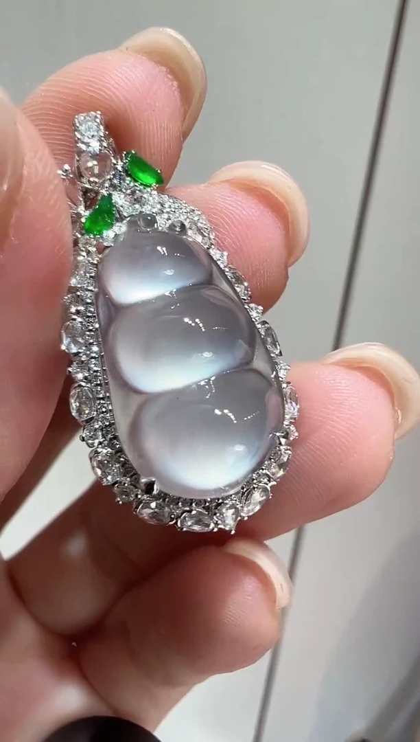 吊坠(不含链)18K金镶嵌翡翠豆子