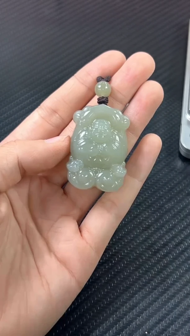 吊坠(赠链)未镶嵌和田玉且末微色差近矿s