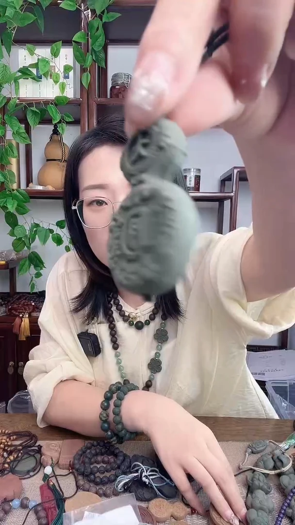 泥塑青瑶露的大吉大利