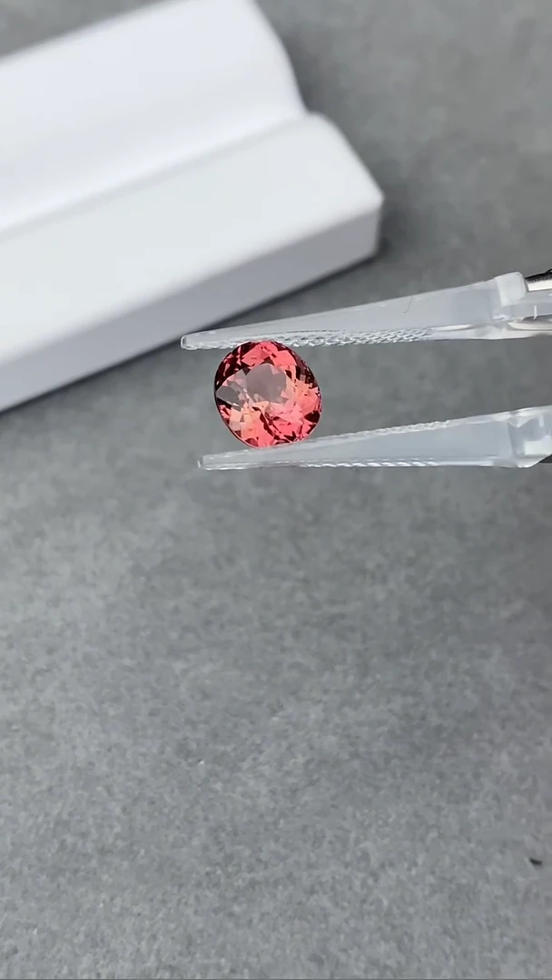 未镶嵌...碧玺2.1CT