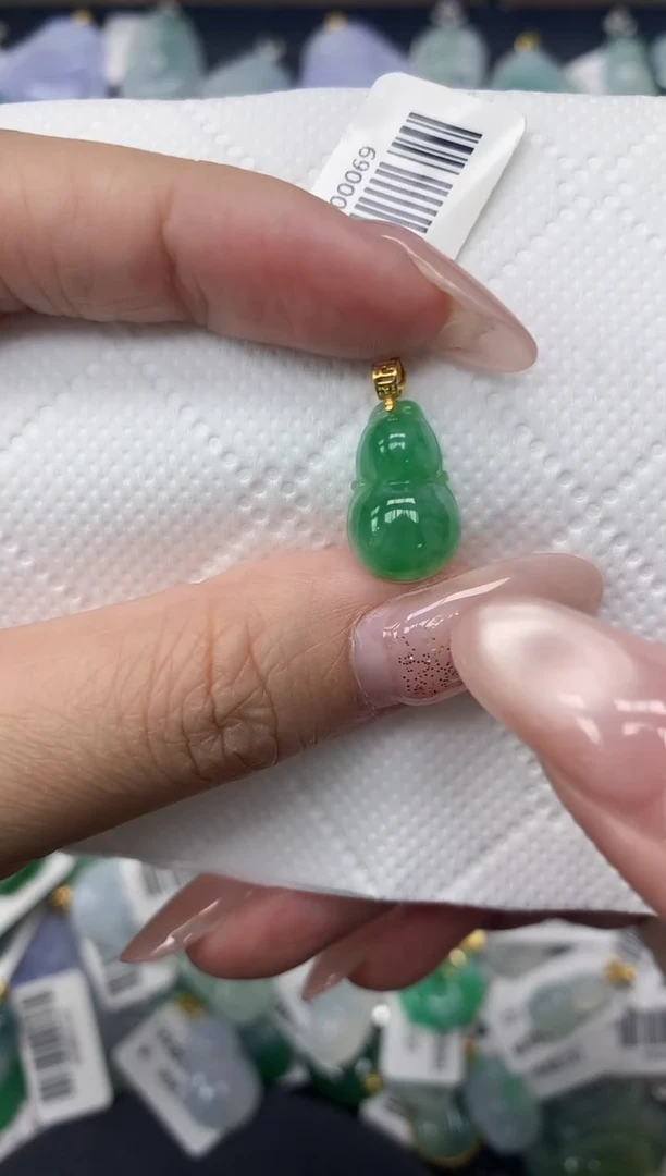 颈饰18K金镶嵌翡翠1111111111
