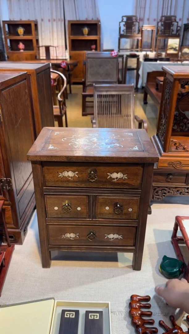 花梨木类四抽 柜子  工艺品