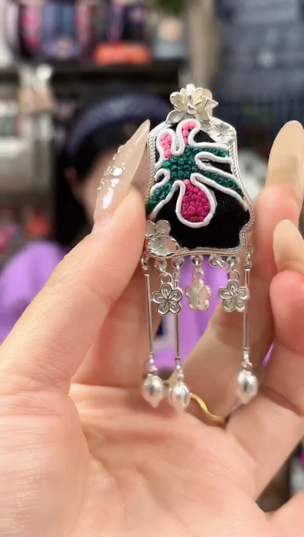 织绣民族风非遗老绣苗银饰品524