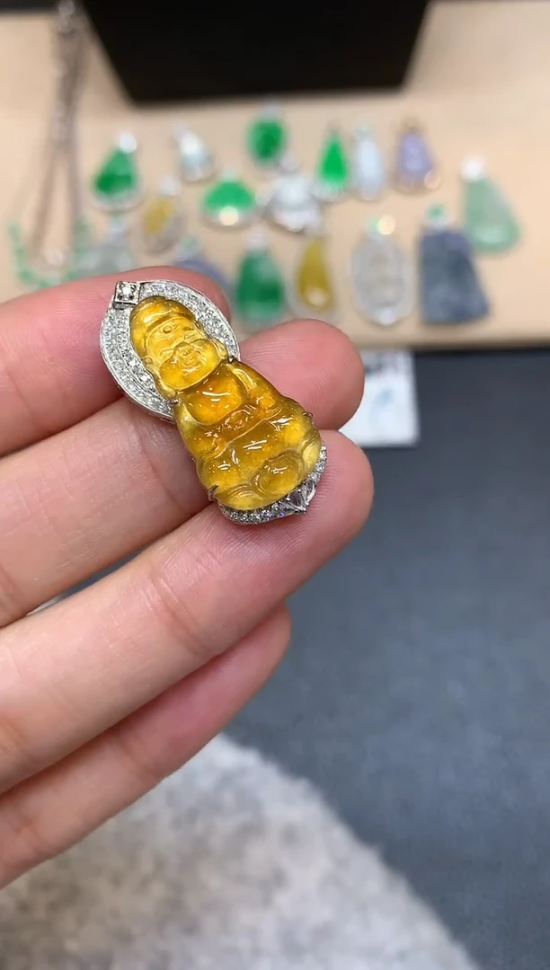 颈饰18K金镶嵌翡翠宝宝佛【无服务费