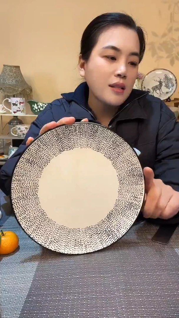 瓷片8.5英寸盘 微瑕介意勿拍