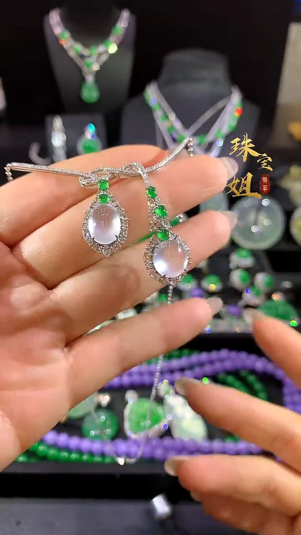 套链18K金镶嵌翡翠套链