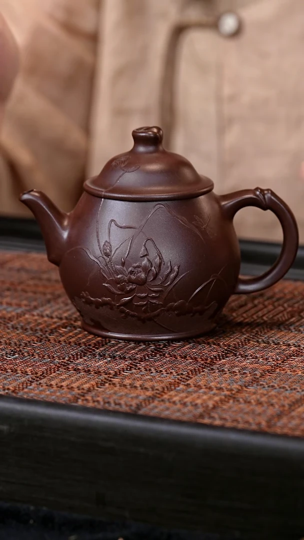 茶壶紫砂荷韵高潘 一物见春