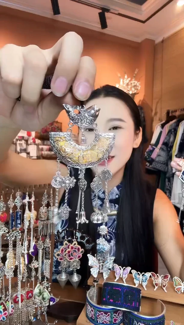 刺绣纯手工民族风吊坠
