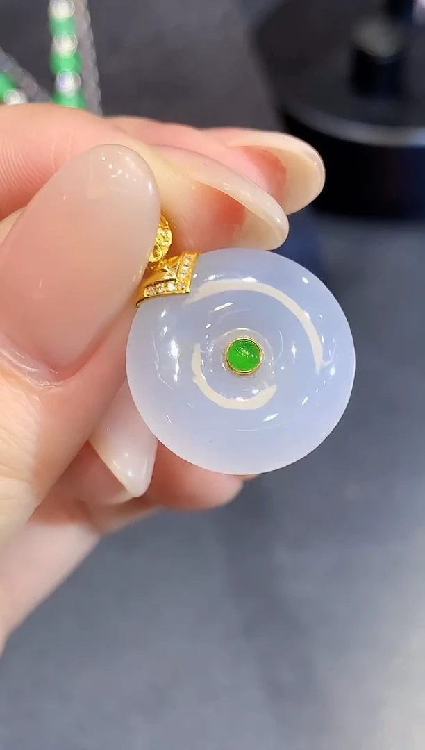 吊坠(不含链)18K金镶嵌翡翠L多样性发其一