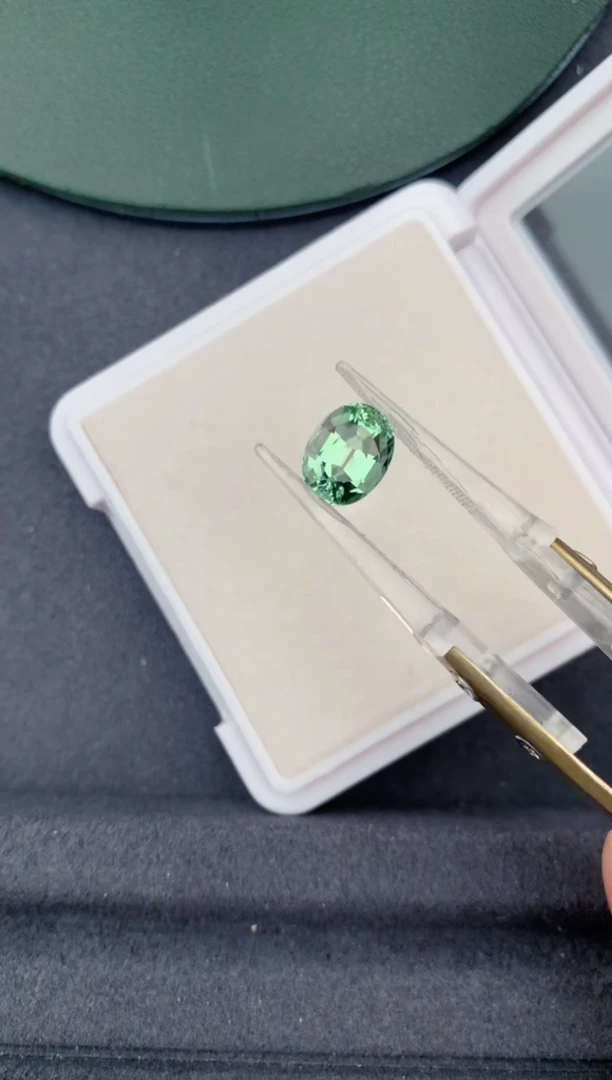 未镶嵌裸石碧玺2.4ct绿碧玺FC