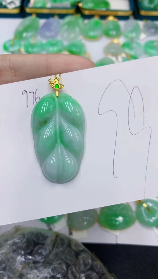 颈饰未镶嵌翡翠 翡翠