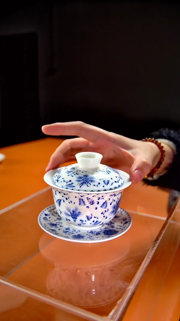 其他陶瓷《言泥陶瓷》新品描银缠枝莲系列三才盖碗