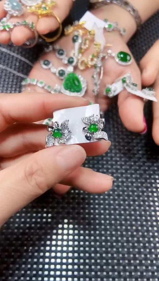 【闪购商品】翡翠耳饰未镶嵌111111111