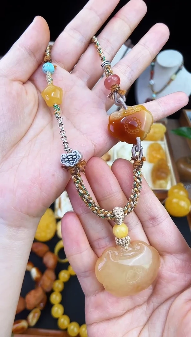 琥珀未镶嵌珠宝奇石天****的柒月