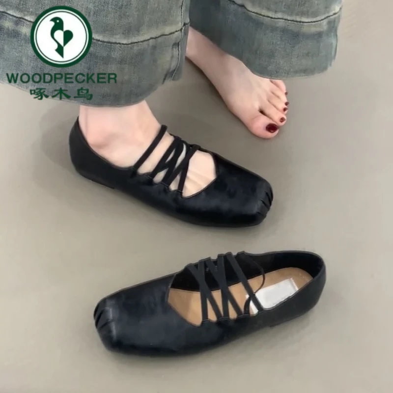 啄木鸟复古交叉绑带平底鞋方头猪鼻子芭蕾舞鞋女浅口玛丽珍单鞋