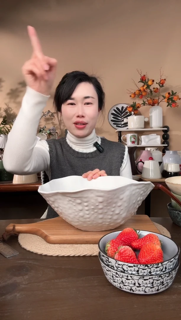 【闪购商品】瓷片11英寸异形浮雕大汤碗微瑕