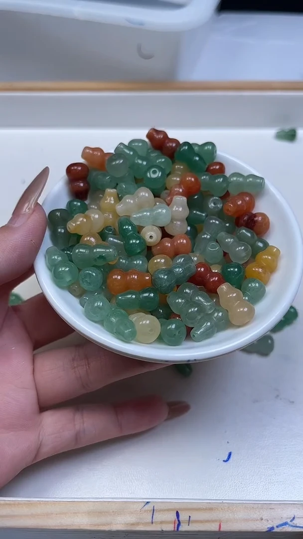 未镶嵌散珠石英质玉M673 三彩玉葫芦8*14mm10颗9.9元