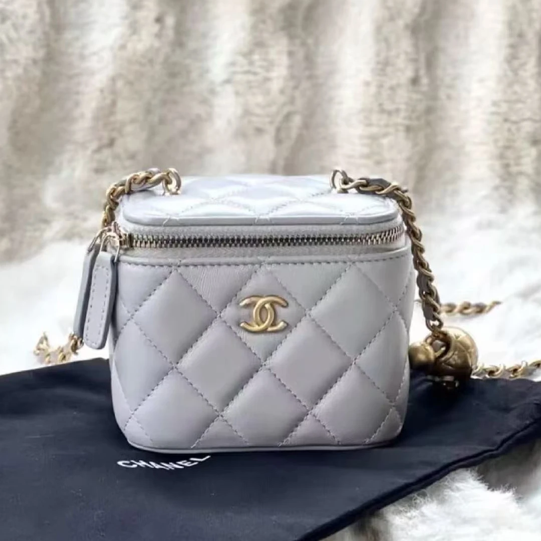 99新 Chanel/香奈儿 Chanel 灰色金扣金球小盒子包 31开16742074