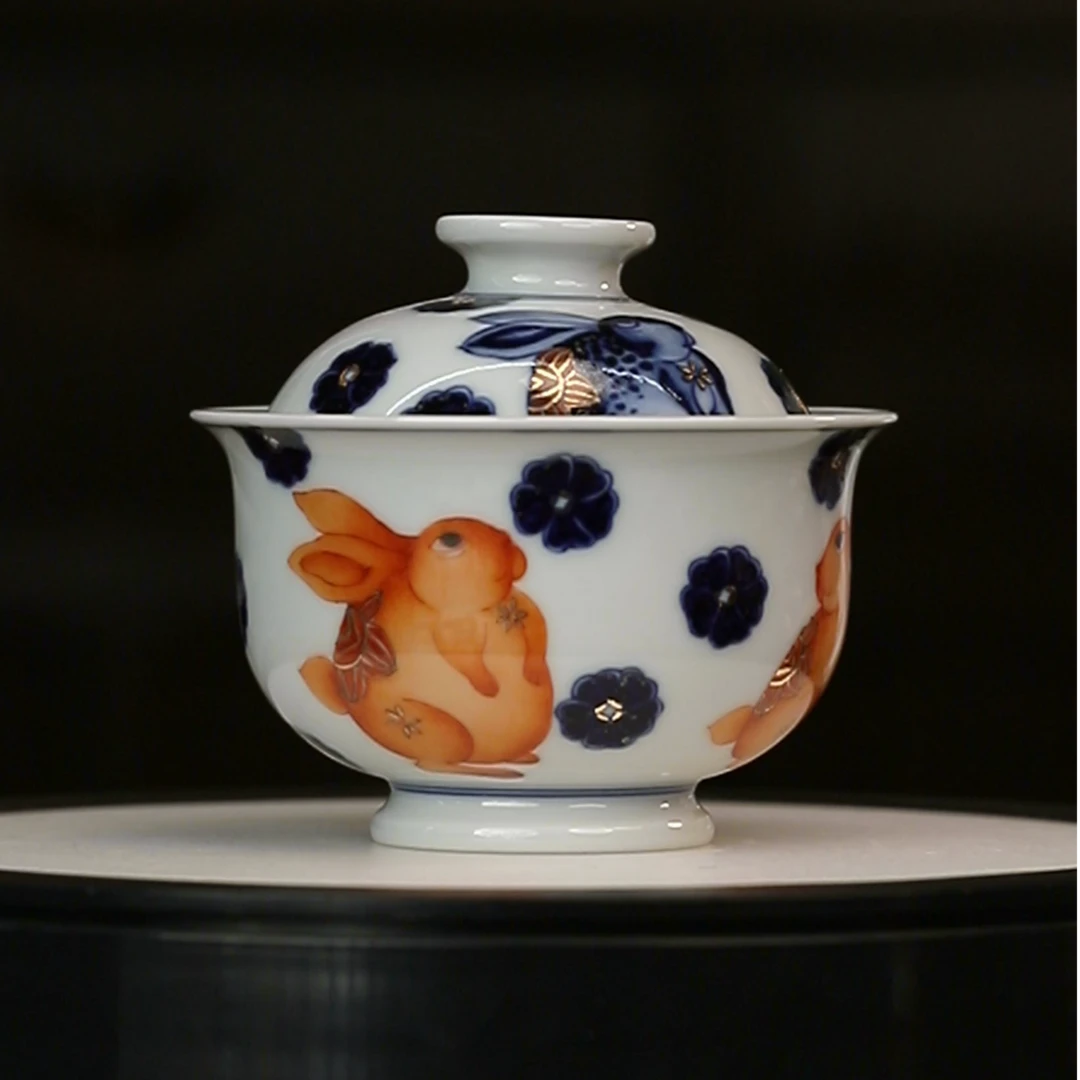 12.23/m2b59/青花矾红兔子撇口盖碗