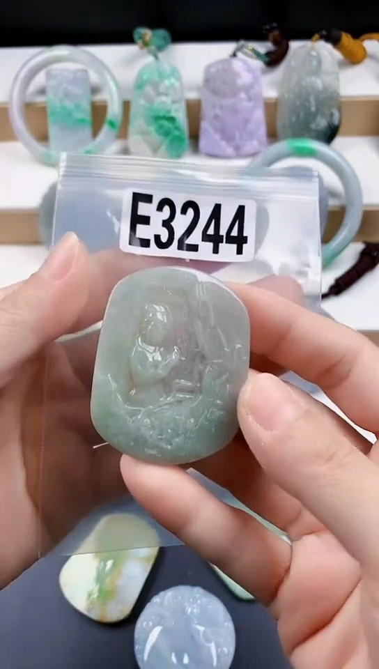 颈饰未镶嵌翡翠天然翡翠吊坠挂件